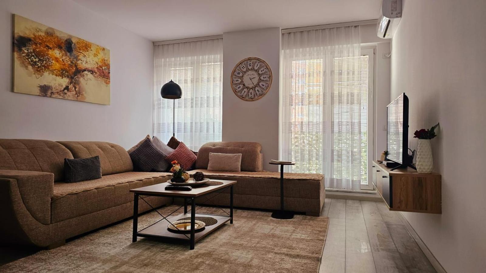 Superb 1 Bedroom In The Best Zone Of The City. Ferizaj Eksteriør billede